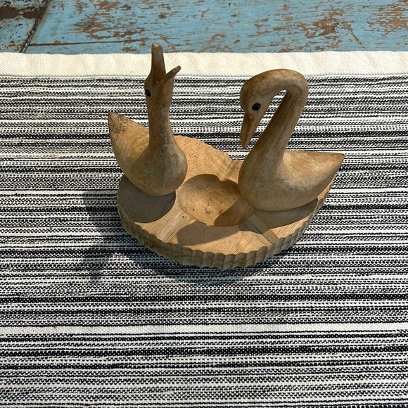 Vintage carved swan trinket dish - Picture 1 of 6